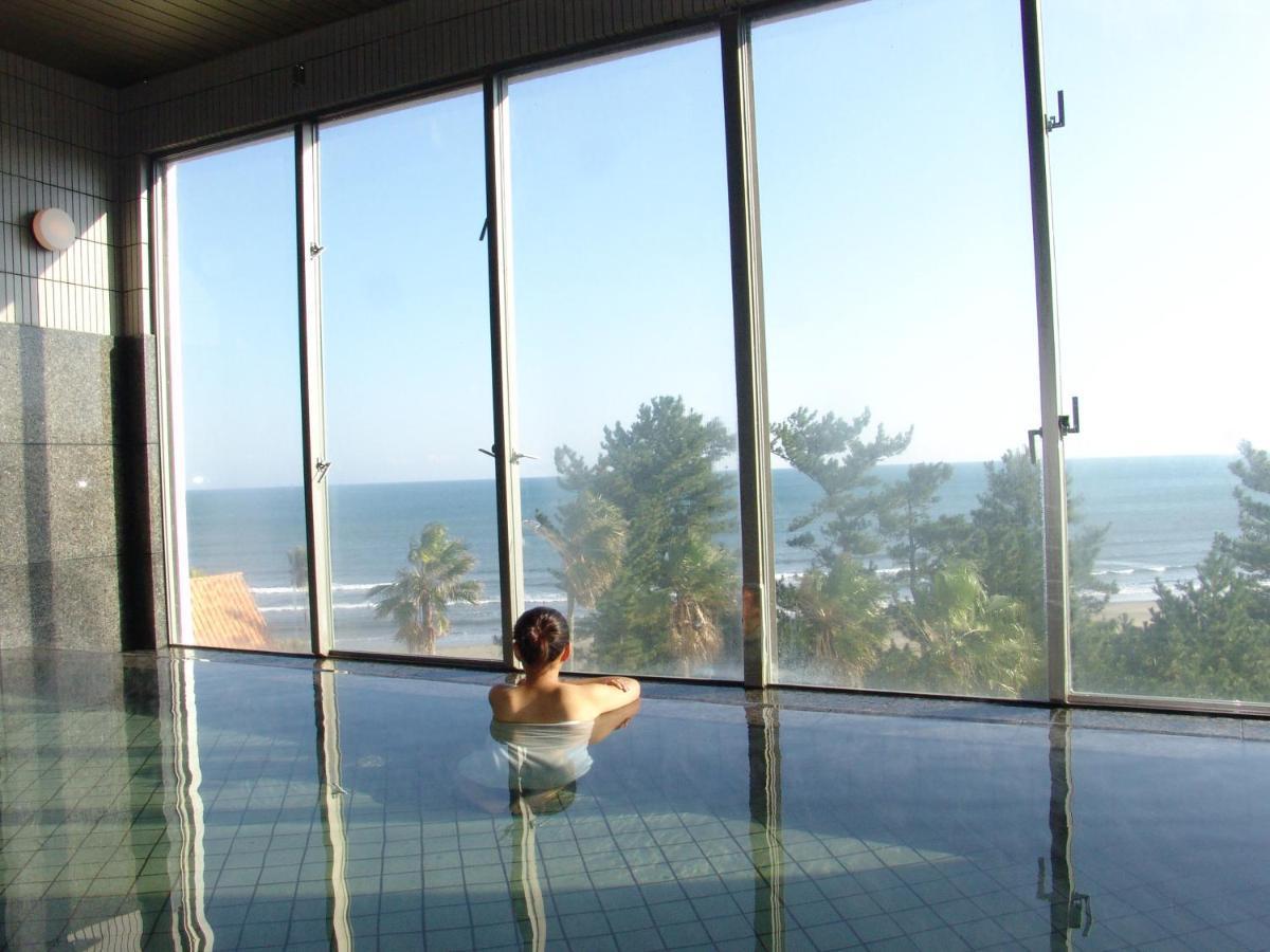 Ana Holiday Inn Resort Miyazaki By Ihg Exteriör bild