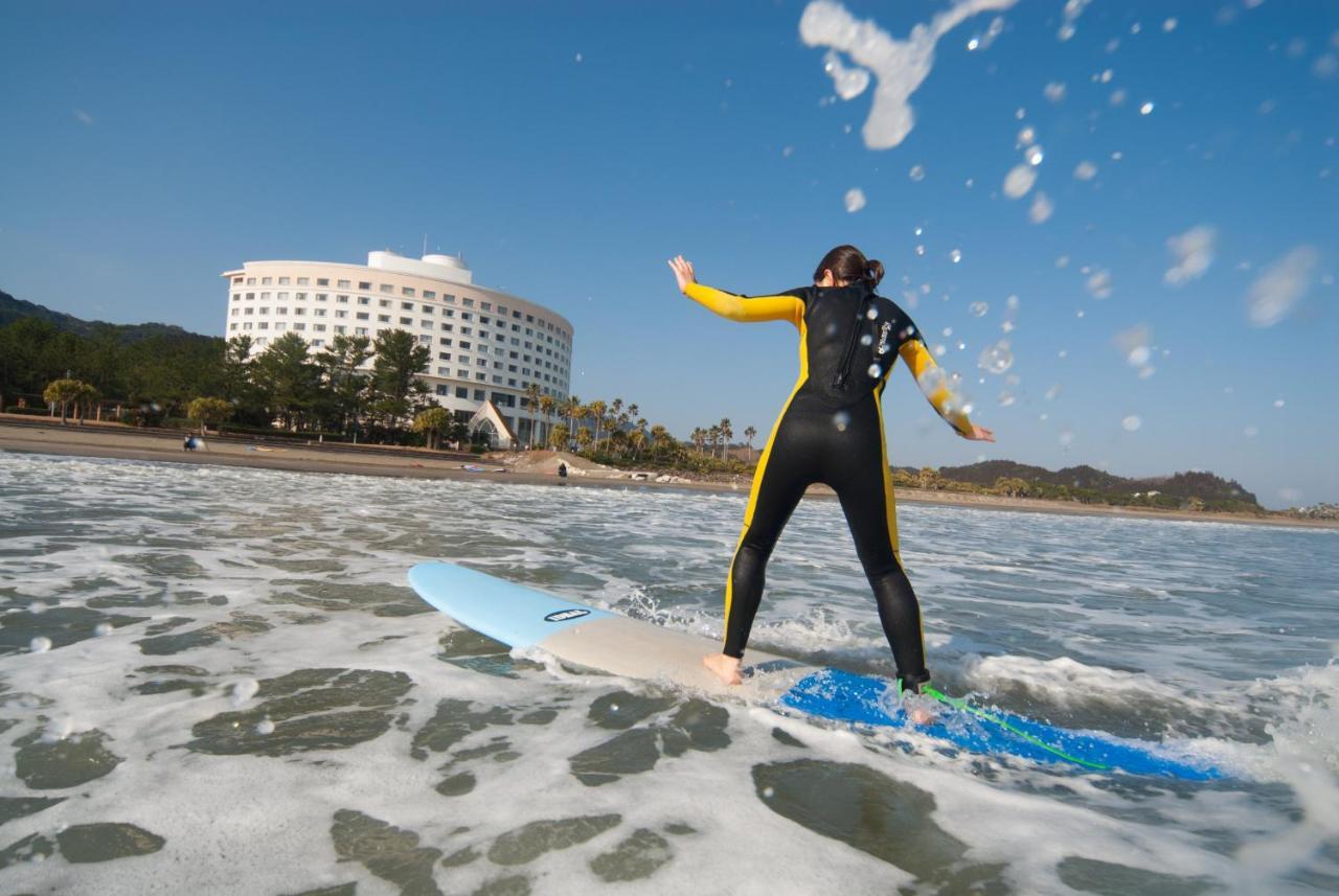 Ana Holiday Inn Resort Miyazaki By Ihg Exteriör bild