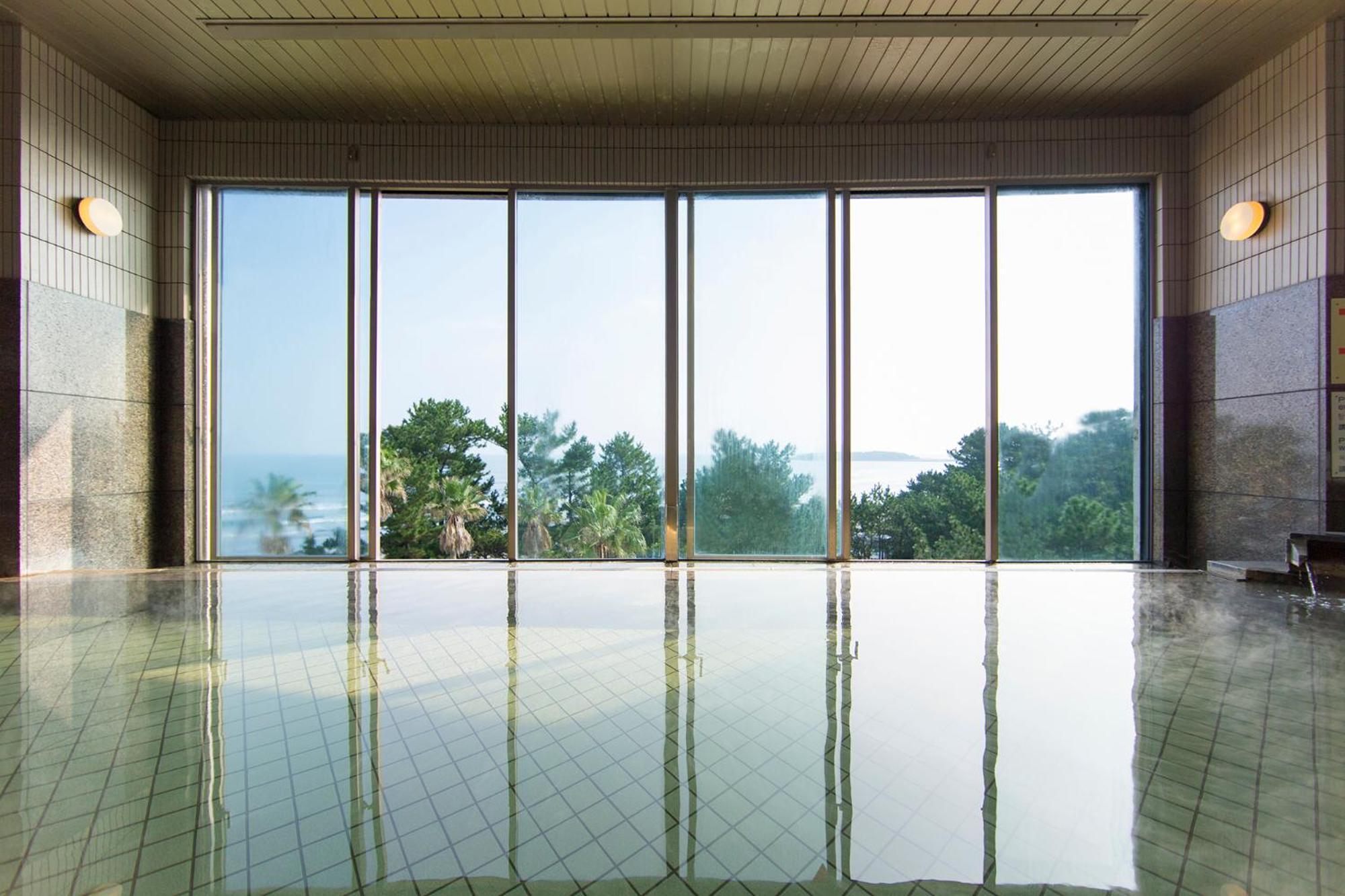 Ana Holiday Inn Resort Miyazaki By Ihg Exteriör bild