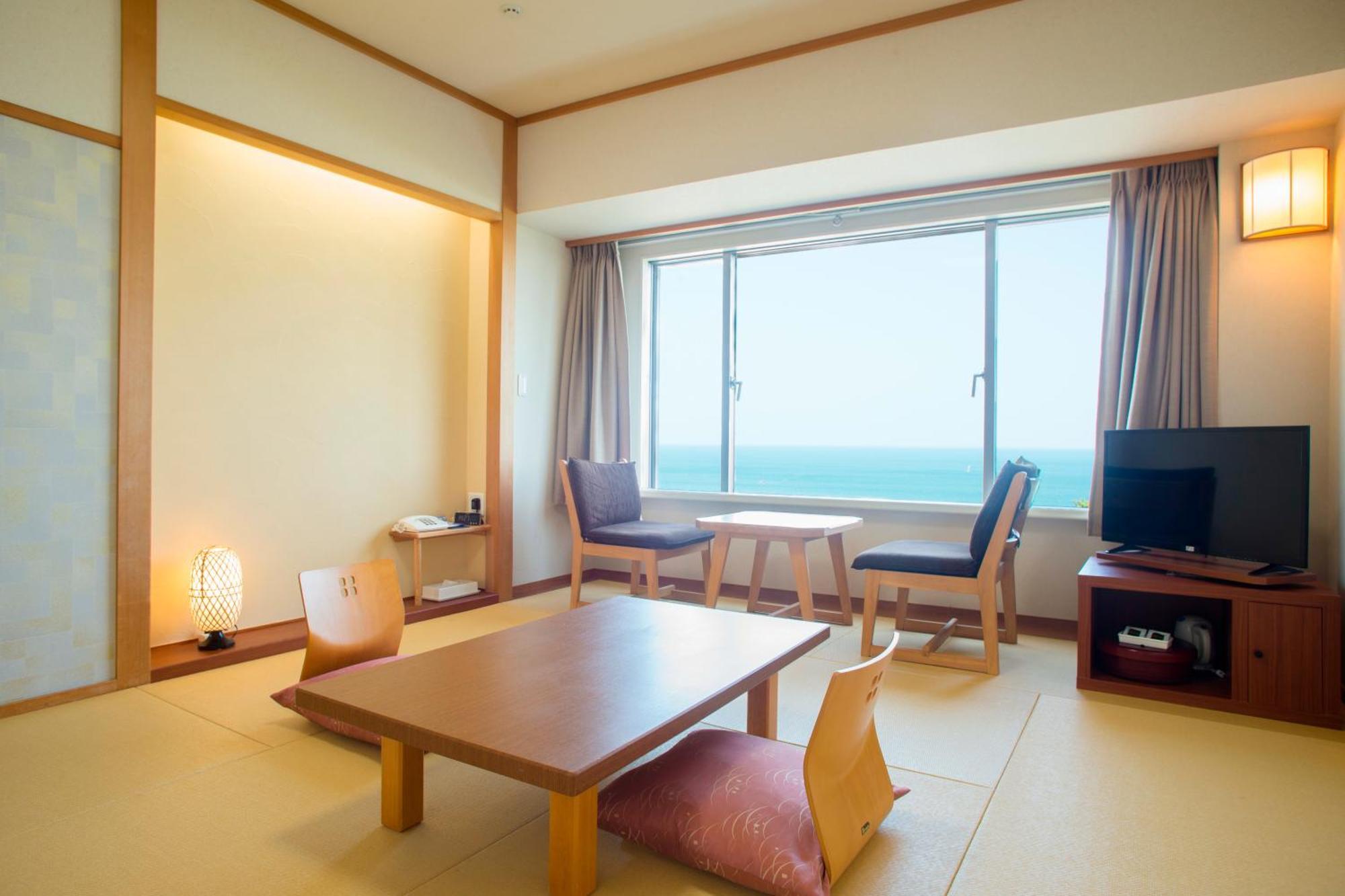 Ana Holiday Inn Resort Miyazaki By Ihg Exteriör bild
